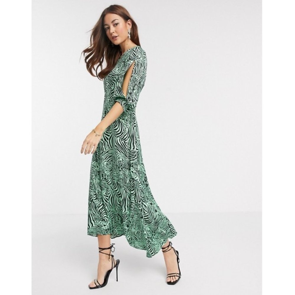 NWT Closet London Split-Sleeve Queen of the Wild Dress Size 8